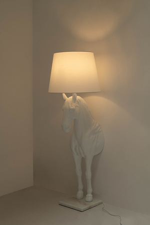 MOOSEE lampa podłogowa KOŃ HORSE STAND S biała - włókno szklane