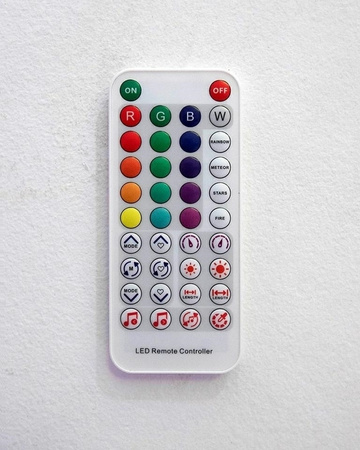 Lustro stojące BUNNY z oświetleniem LED 240x150 cm