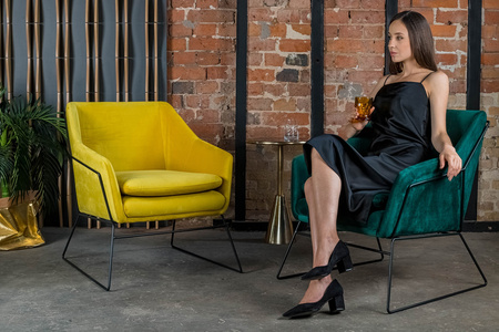 Fotel EMMA VELVET ciemny zielony - welur, metal