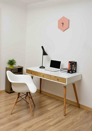 Biurko ARONE dąb - biały blat, dębowe szuflady i nogi